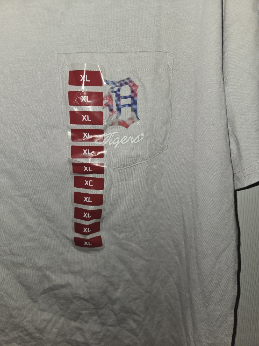 Womens Detroit Tigers White Pocket T-Shirt Xl